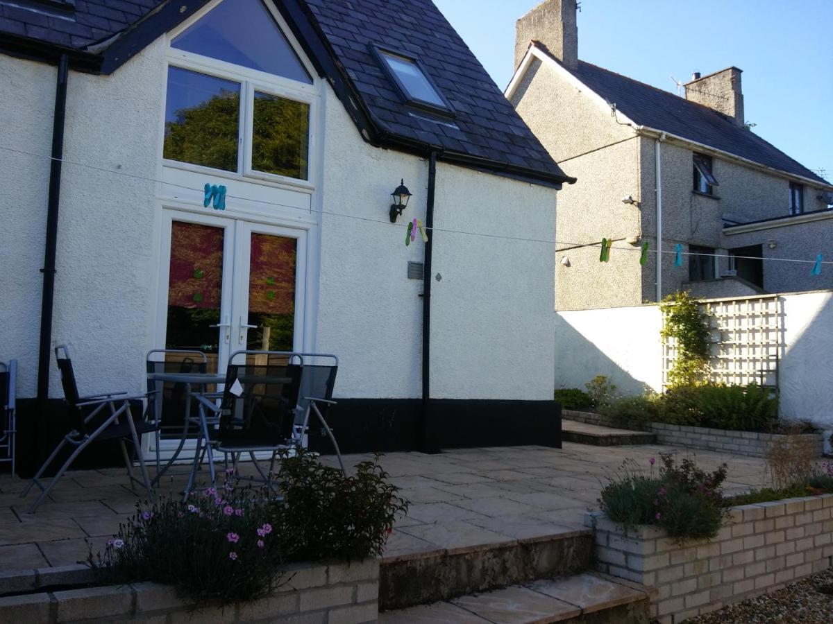 The Old School Caeathro, Snowdon, Eryri And Yr Wydffa Cottages 卡纳芬 外观 照片